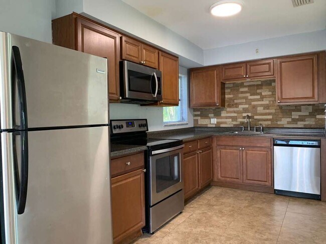 Foto del edificio - 3 Bedroom 2 Bath Home in Central Gulfport