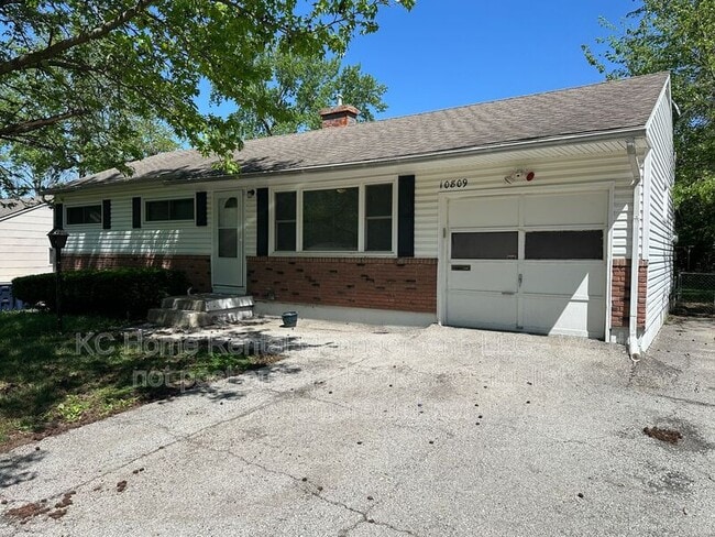 Foto del edificio - 10809 Ewing Ave