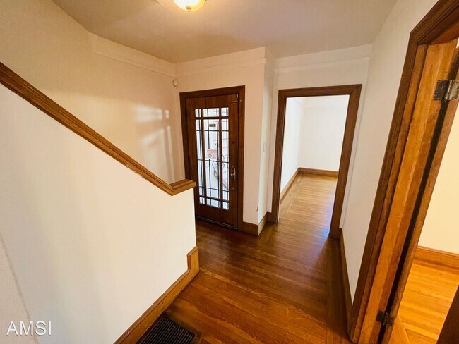 Building Photo - 3 br, 1.5 bath House - 2145 Filbert Street