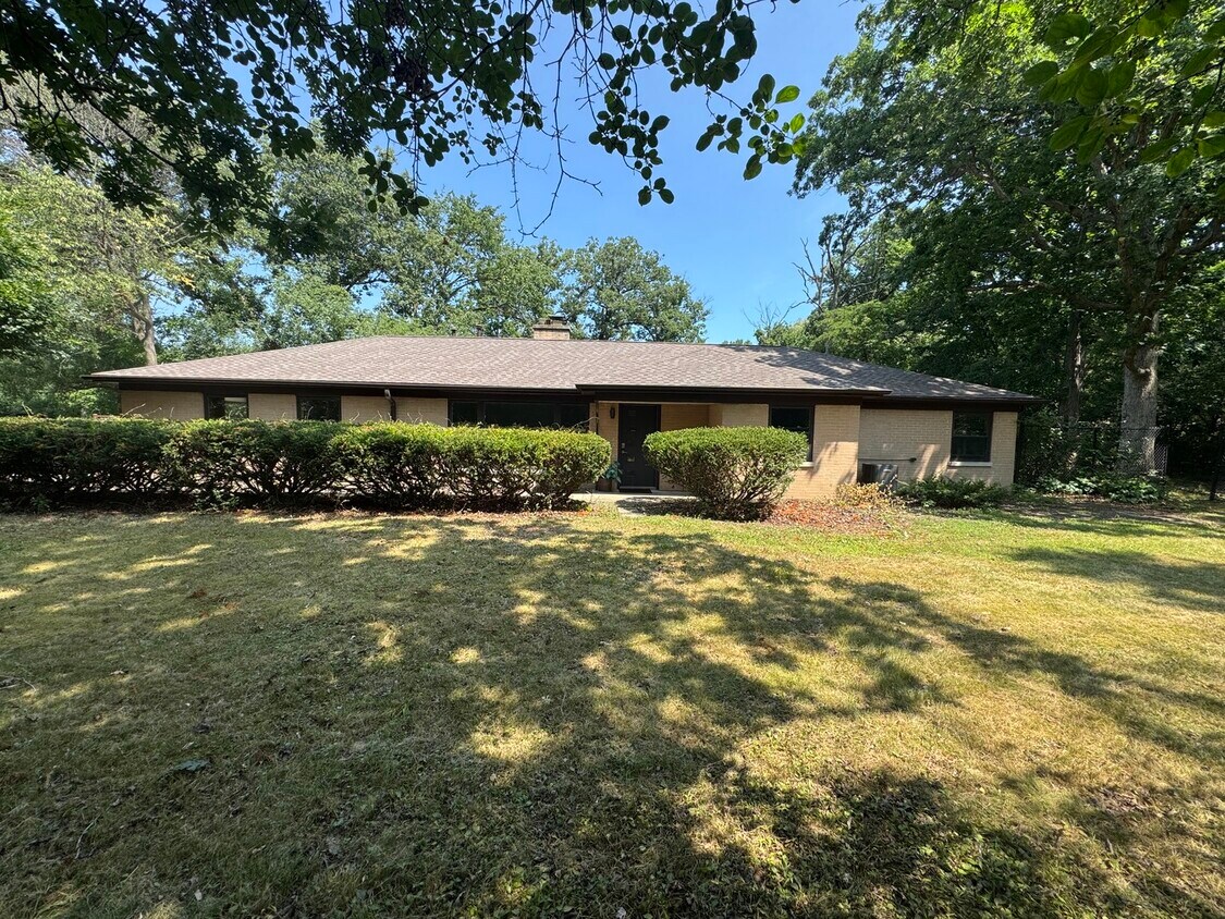 Foto principal - 805 Blackhawk Ln