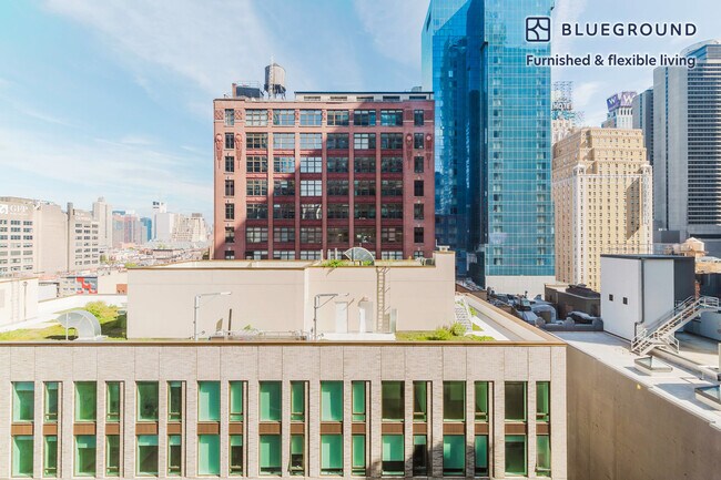 Foto del edificio - 312 W 43rd St