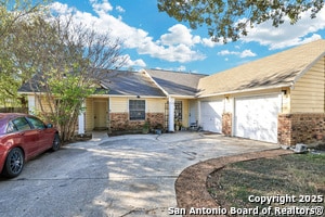 Building Photo - 8919 Shadow Wood Ln