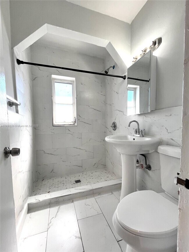 Foto del edificio - 3490 SW 9th St