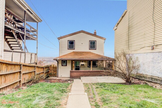 Building Photo - AVAILABLE JUNE 2026 -  4 Bedroom Full Renovation w/ Stunning Hilltop View & Central AC!