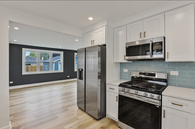 Foto del edificio - 9705 Oak Park Ave