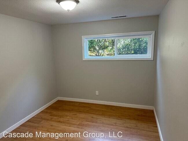 Building Photo - 3 br, 2 bath House - 550 Vista Ave SE