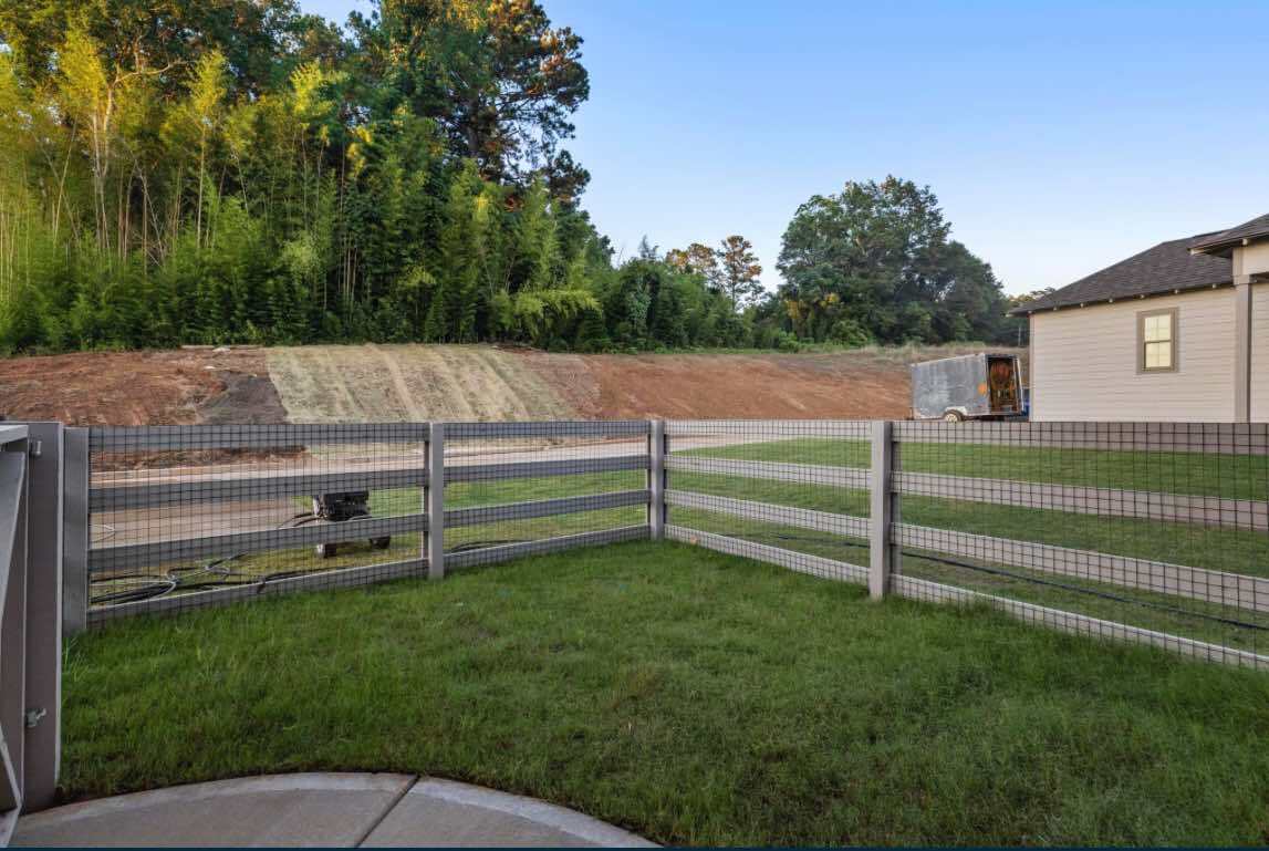 Building Photo - 327 Northgate Blvd