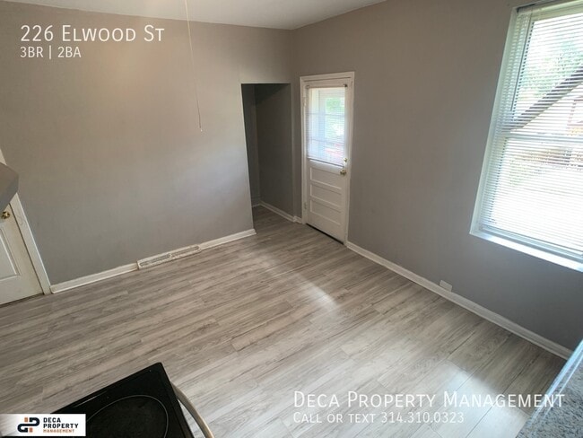 Building Photo - 3 Bedroom House