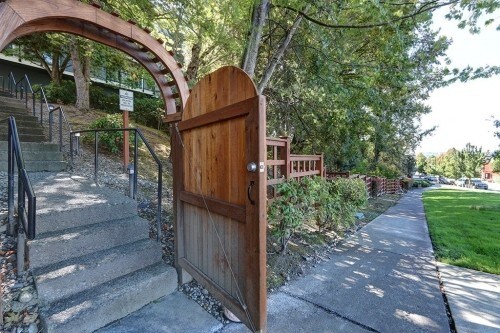 Building Photo - 410 2nd Ave S