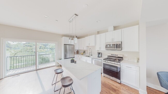 Foto del edificio - 526 Highlands Pkwy