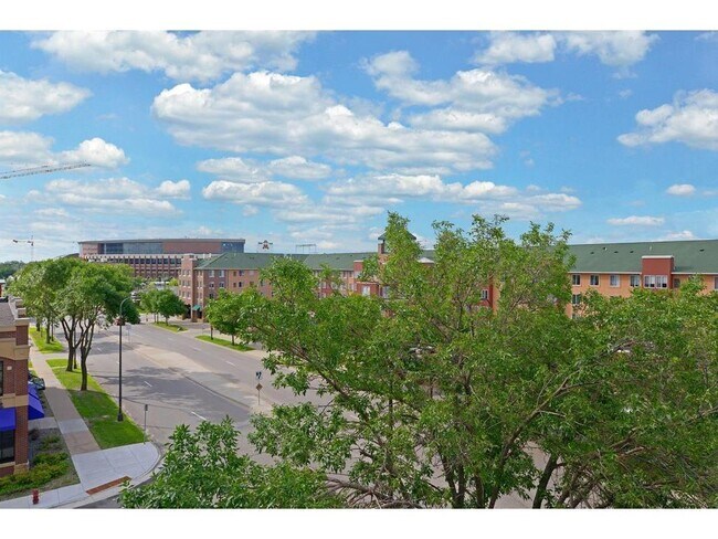 Foto del edificio - 2600 University Ave SE