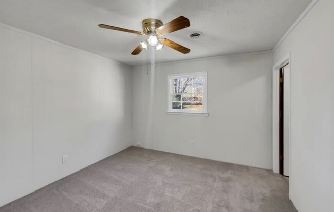 Building Photo - 225 Griffin Park Rd