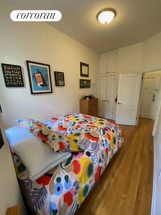 Foto del edificio - 156 W 75th St