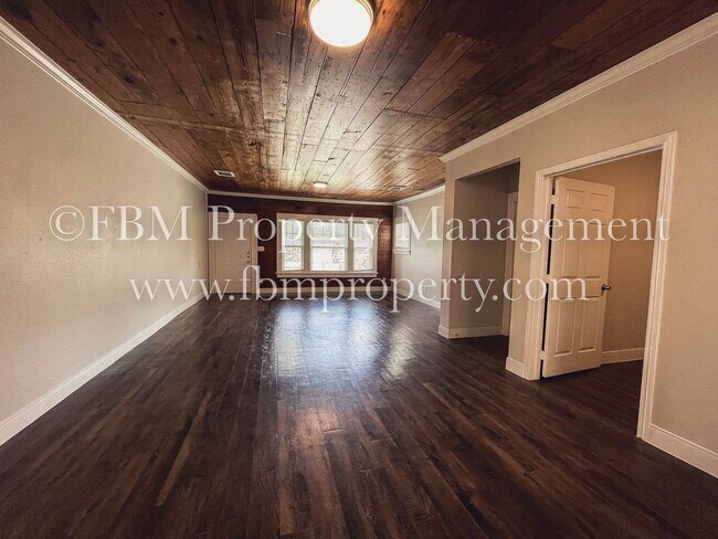 Building Photo - 104 Sunset Circle - Beautiful 4 Bedroom, 2...