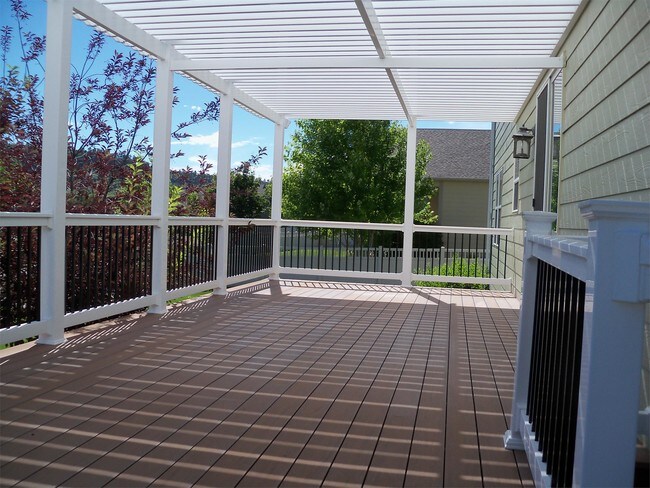 Foto del edificio - 6118 Ironwood Dr
