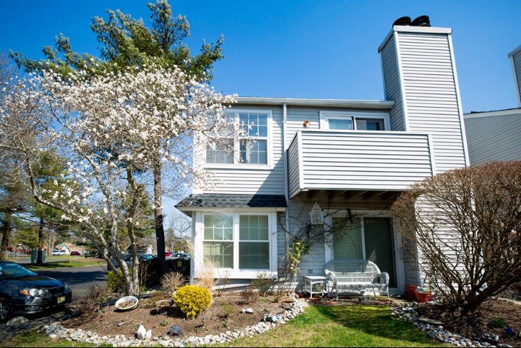Primary Photo - 150 Meadow Ridge Rd