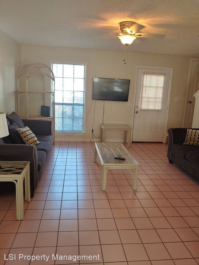 Foto del edificio - 17214 Front Beach Rd