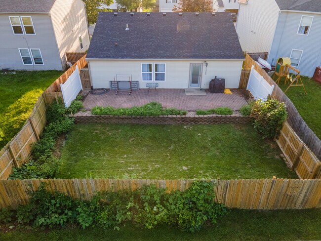 Building Photo - 6645 Newstead Dr