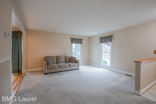 Building Photo - 3 br, 1.5 bath House - 38 Triple Crown Ct