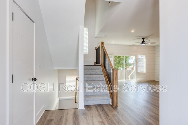 Building Photo - 8441 W 37th Ct N