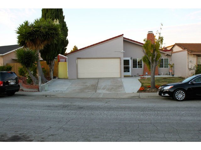 Foto del edificio - 33156 Lake Champlain St