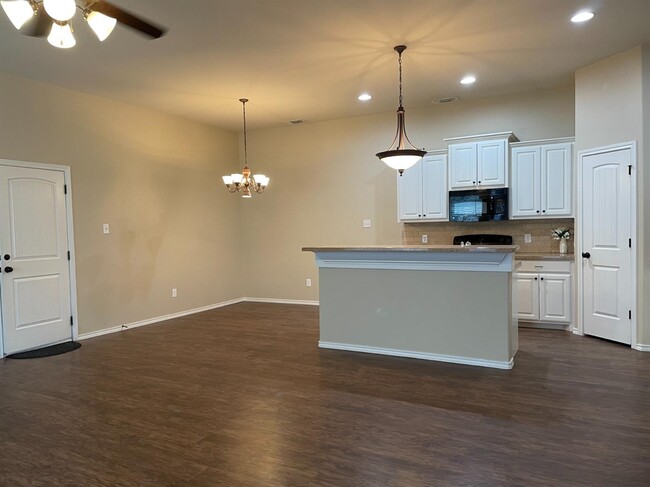 Foto del edificio - 6812 Oak Ridge Avenue