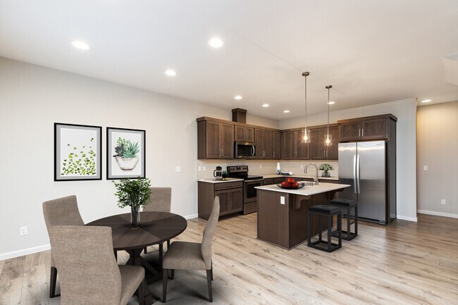 Building Photo - 2462 SW 185th Ave