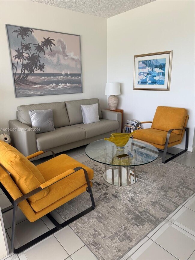 Foto del edificio - 4925 Collins Ave