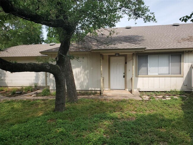 Foto del edificio - 4402 Limewood Ct