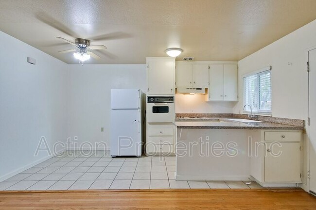 Foto del edificio - 1101 W Hamilton Ave