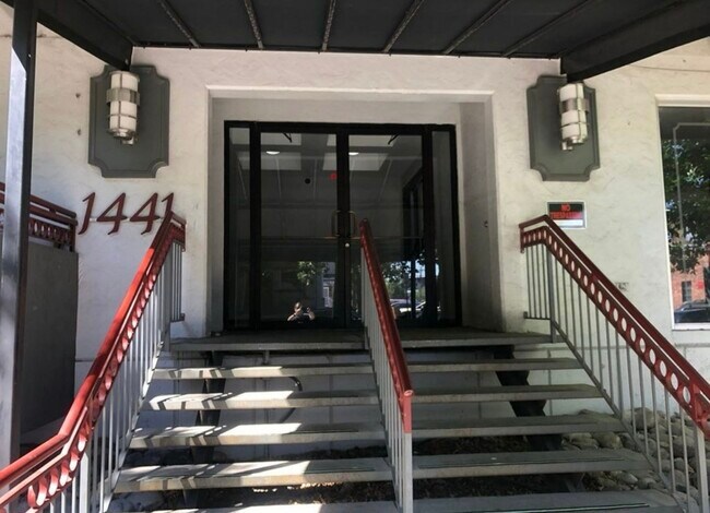 Foto del edificio - 1441 N Humboldt St