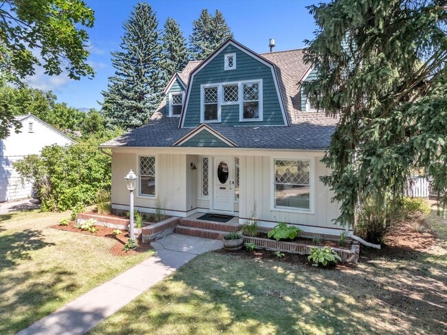 Building Photo - Open Concept Historic Home in Downtown Boz...