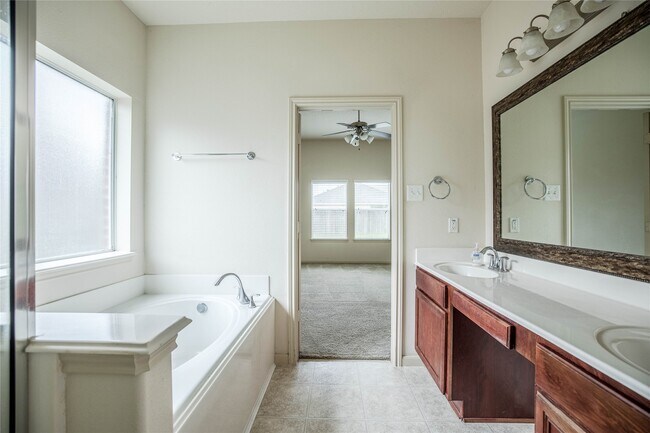 Building Photo - 22714 Pantego Ln