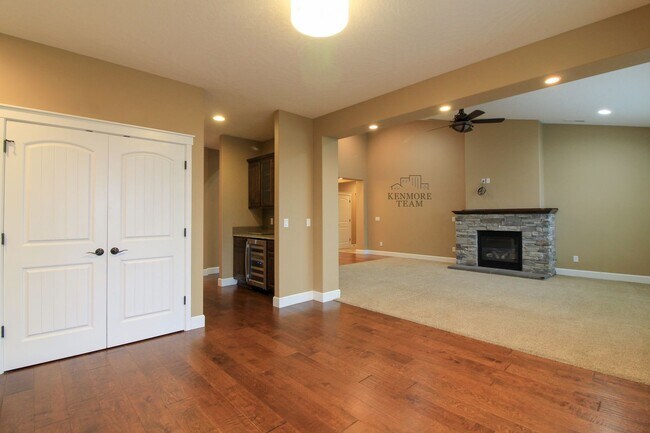 Building Photo - 3 Bedroom, 2.5 Bath Home + Office in South Richland