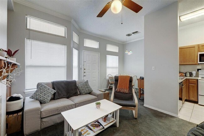Building Photo - 2802 Nueces St