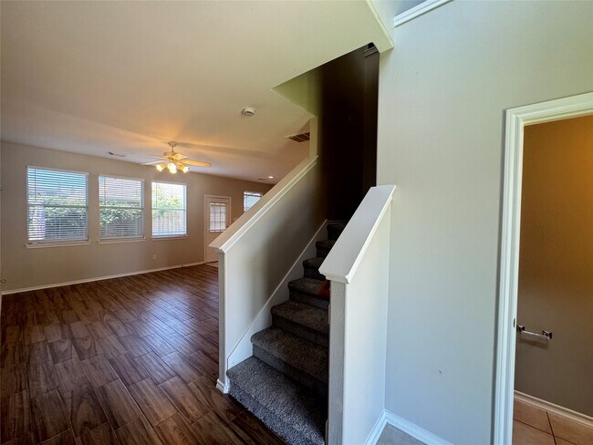 Foto del edificio - 5711 Vinemont Ln