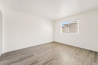 Building Photo - 5303 Del Gado Dr