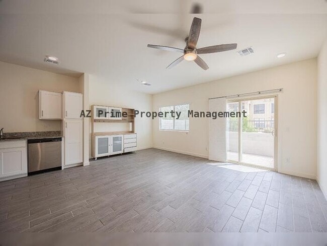 Building Photo - 8343 N 22nd Dr