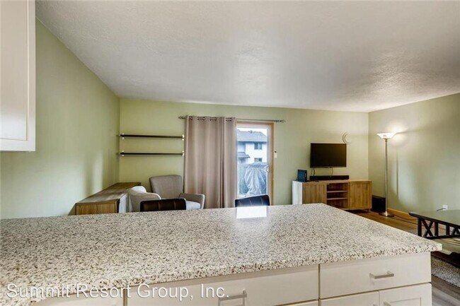 Building Photo - 1 br, 1 bath House - Dillon Valley West I2...