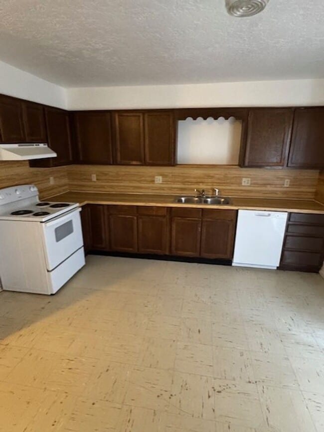 Photo - 2 Bedroom Duplex Central Norman Townhome