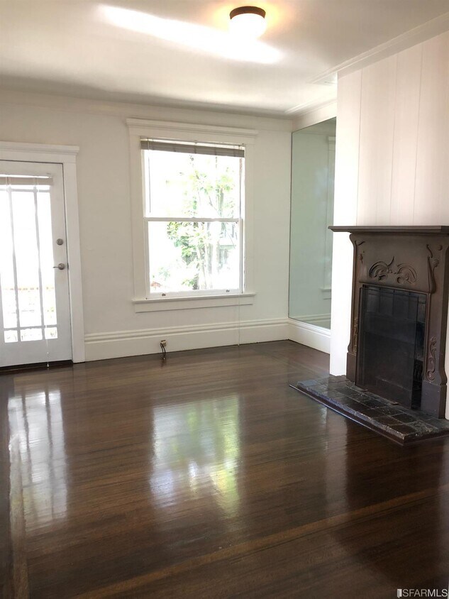 Primary Photo - 2710 Baker St