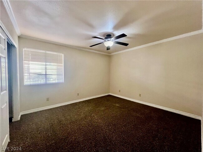 Foto del edificio - 4410 Sandy River Dr