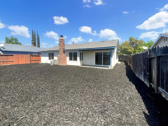 Foto del edificio - 3023 Rosemont Dr