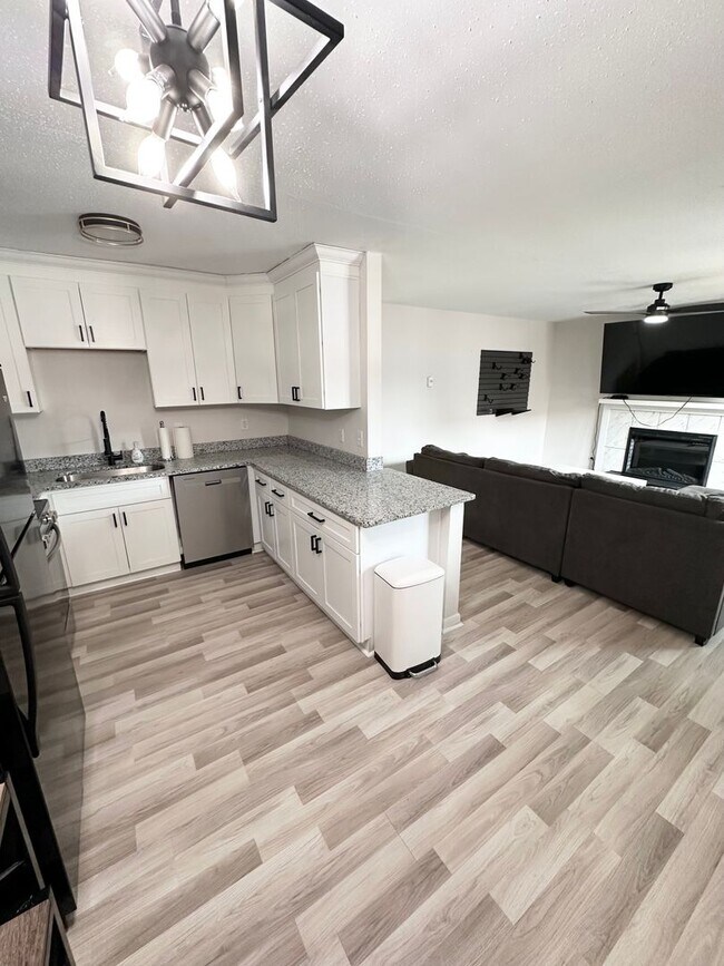 Foto del edificio - Remodeled Condo in OceanView