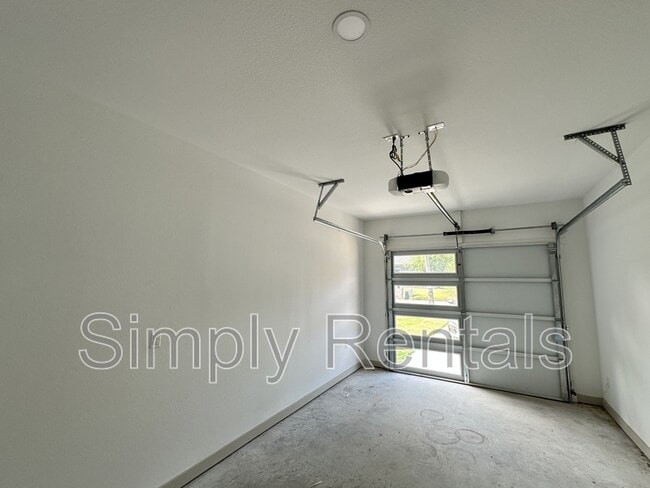 Building Photo - 107 Ross St