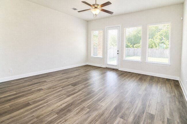 Building Photo - 10919 Texas Rose Dr