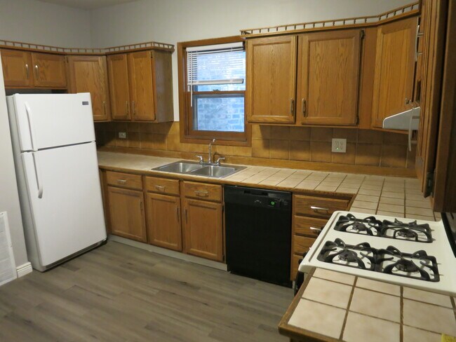 Building Photo - 4310 N Francisco Ave