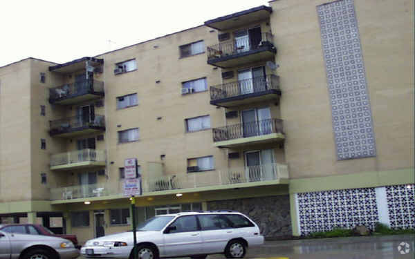 Building Photo - East Brook Terrace