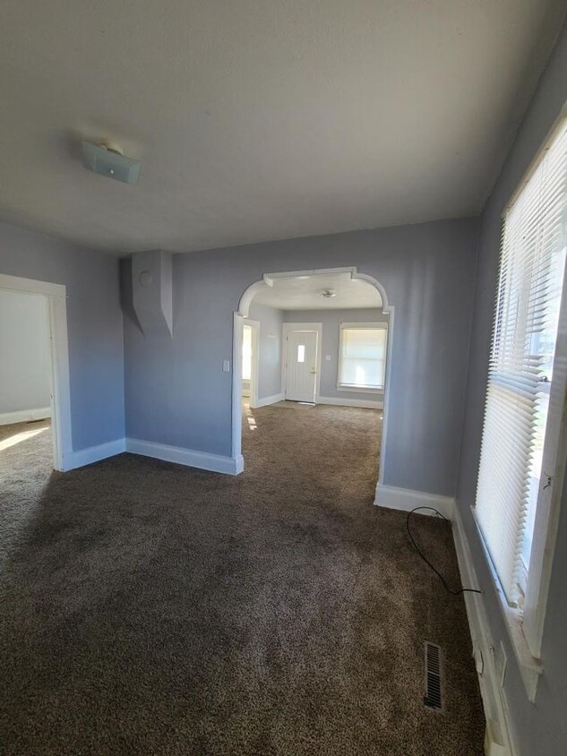 Primary Photo - 2 bedroom one bath Single Family house wit...