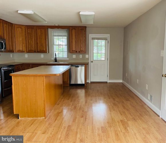 Building Photo - 42277 Chestnut Hill Ln
